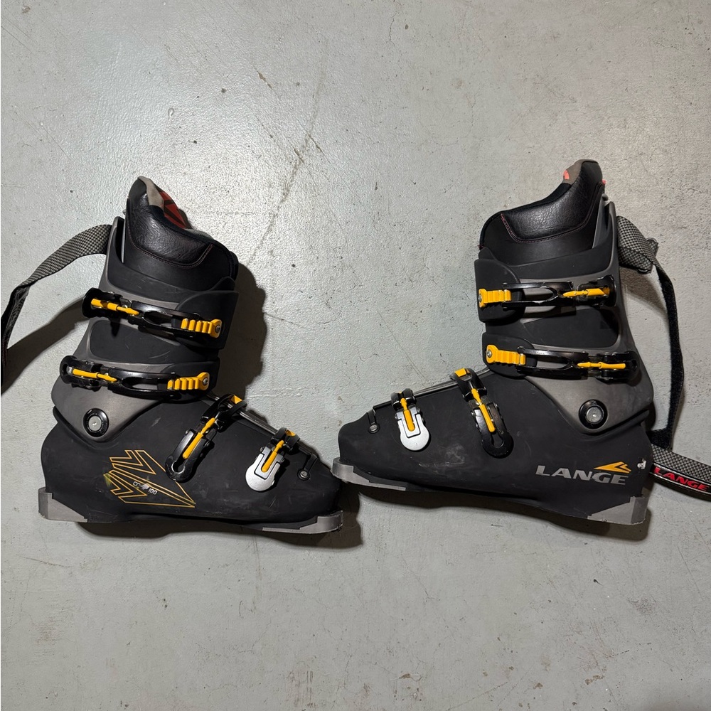 Black and Yellow Lange Comp 100 Ski Boots – Size 13, Medium Fit